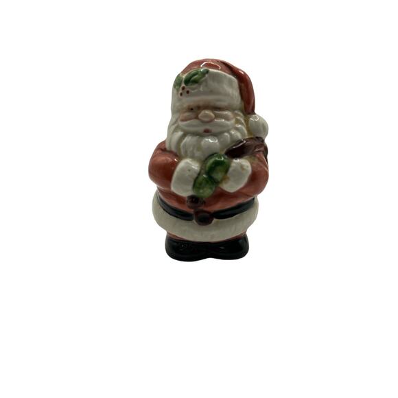 Santa and Mrs. Claus Small Vintage Salt and Pepper Shakers - Picture 3 of 6